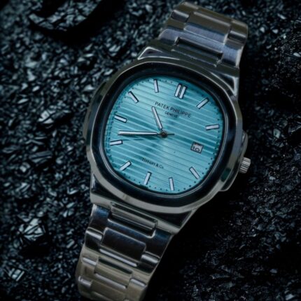 PP Smooth Bezel Date Watch Sea Blue – Stylish blue dial men’s luxury quartz watch